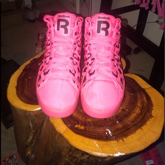 لهجة مقص مكان tyga reebok shoe 